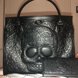 New Loungefly Black Skull Tote and Wallet Set
